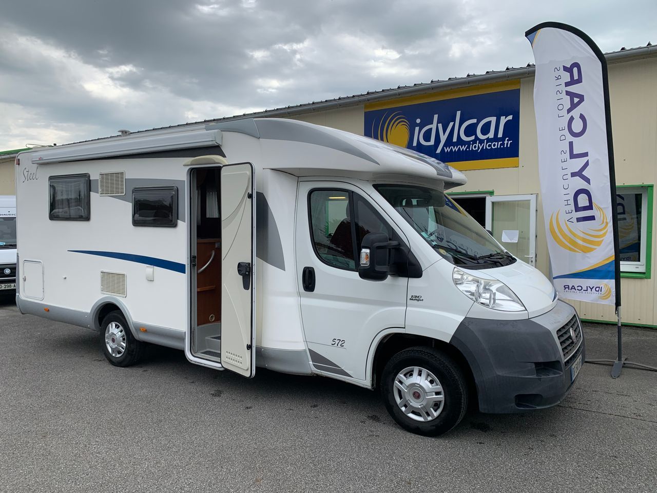 Camping-car MCLOUIS Steel 572