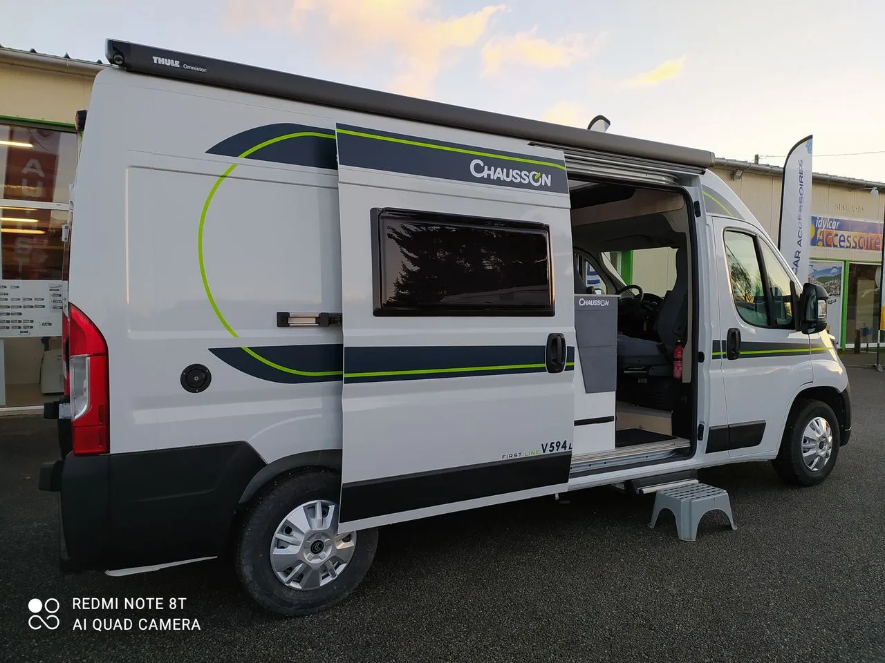 V 594 FIRST LINE LIGHT