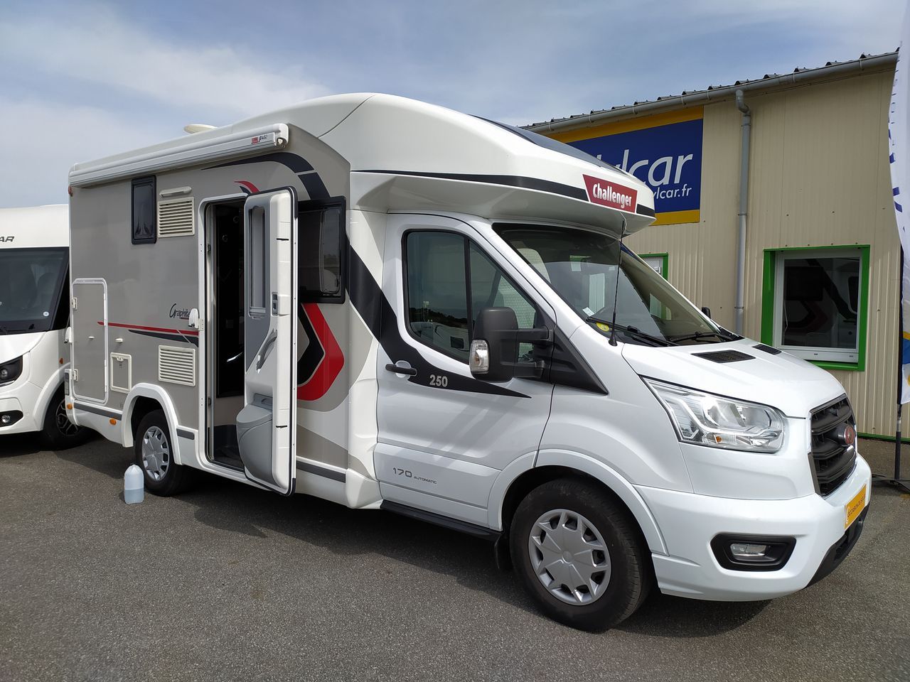 Camping-car CHALLENGER GRAPHITE 250 Boite auto
