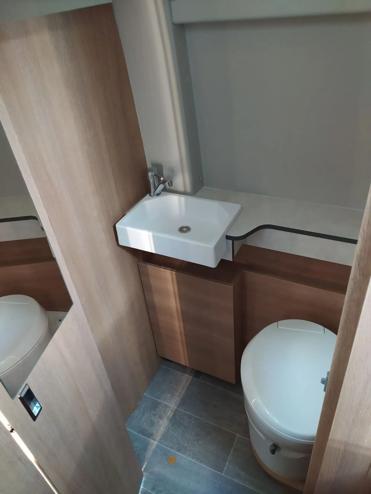 Fourgon aménagé - Giottiline - 60T PREMIERE EDITION BOITE AUTO - 2026