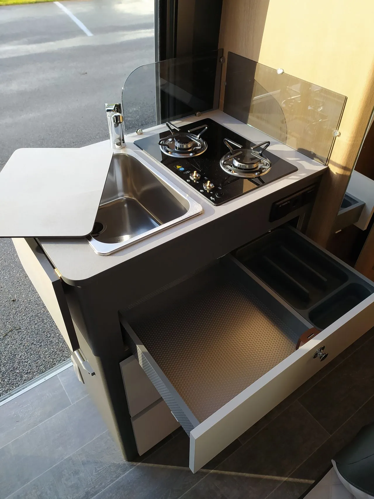 Fourgon aménagé - Giottiline - 60T PREMIERE EDITION BOITE AUTO - 2026