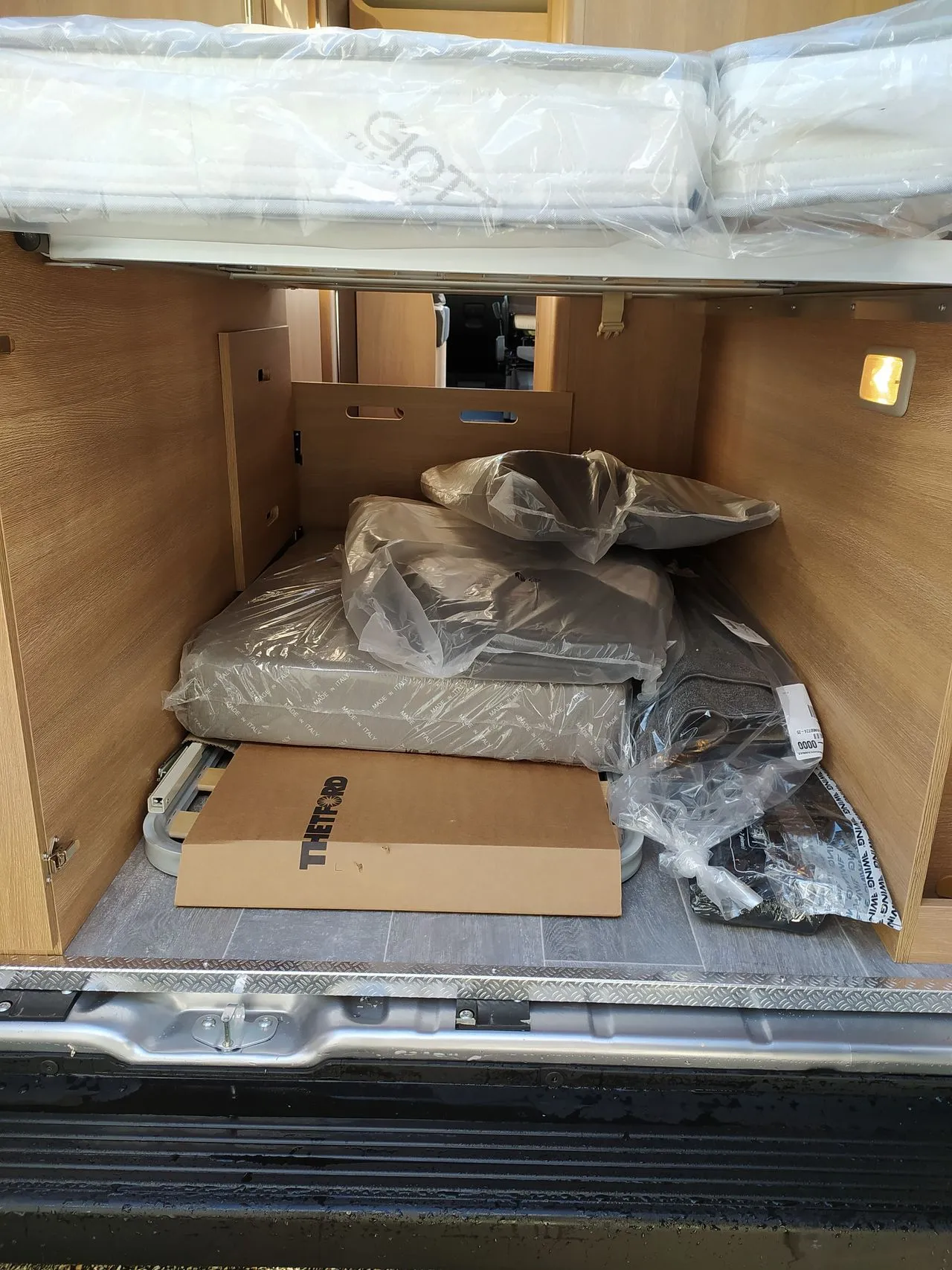 Fourgon aménagé - Giottiline - 60T PREMIERE EDITION BOITE AUTO - 2026