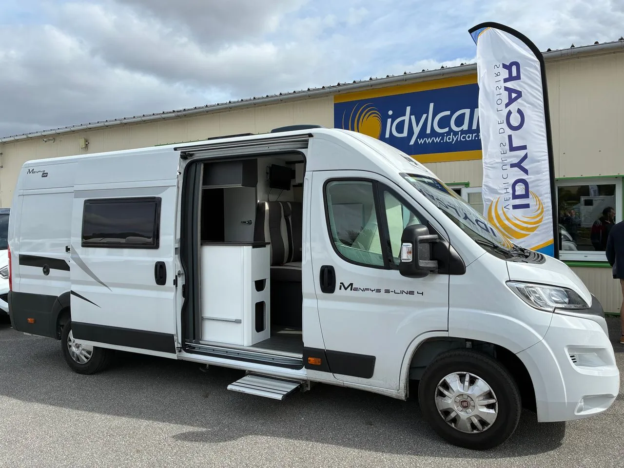 Fourgon aménagé occasion Mc — Fourgon aménagé