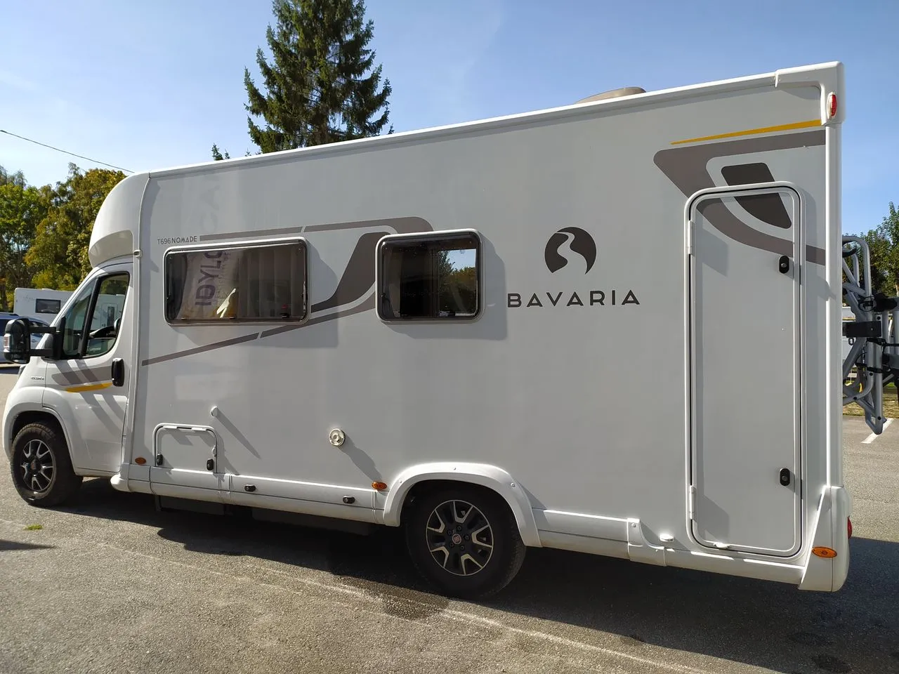 T 696 NOMADE