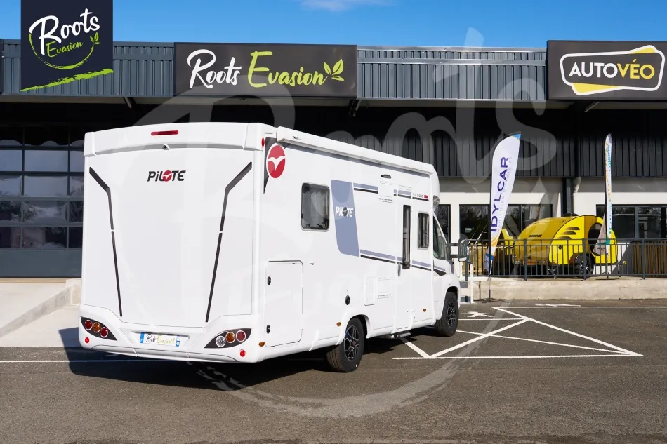 Camping-car - Pilote - P 746 FC EVIDENCE PLUS - 2024