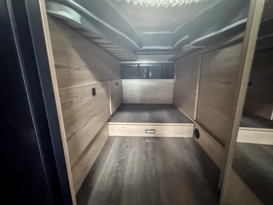Fourgon aménagé - Florium - BLACKPEARL 63 LJ - 2025