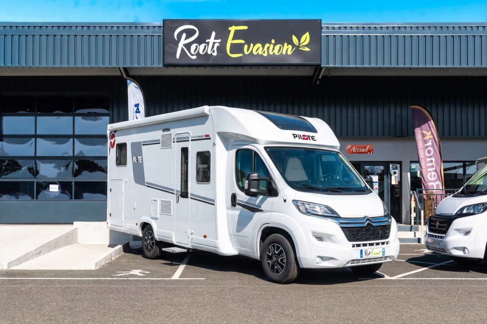 Camping-car PILOTE EVIDENCE P 746 FGJ