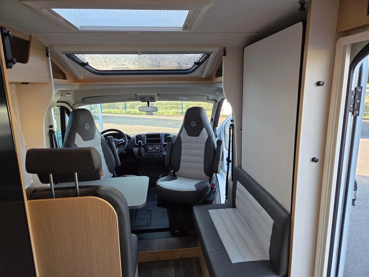 Camping-car - Sunlight - V 67 S - 2026