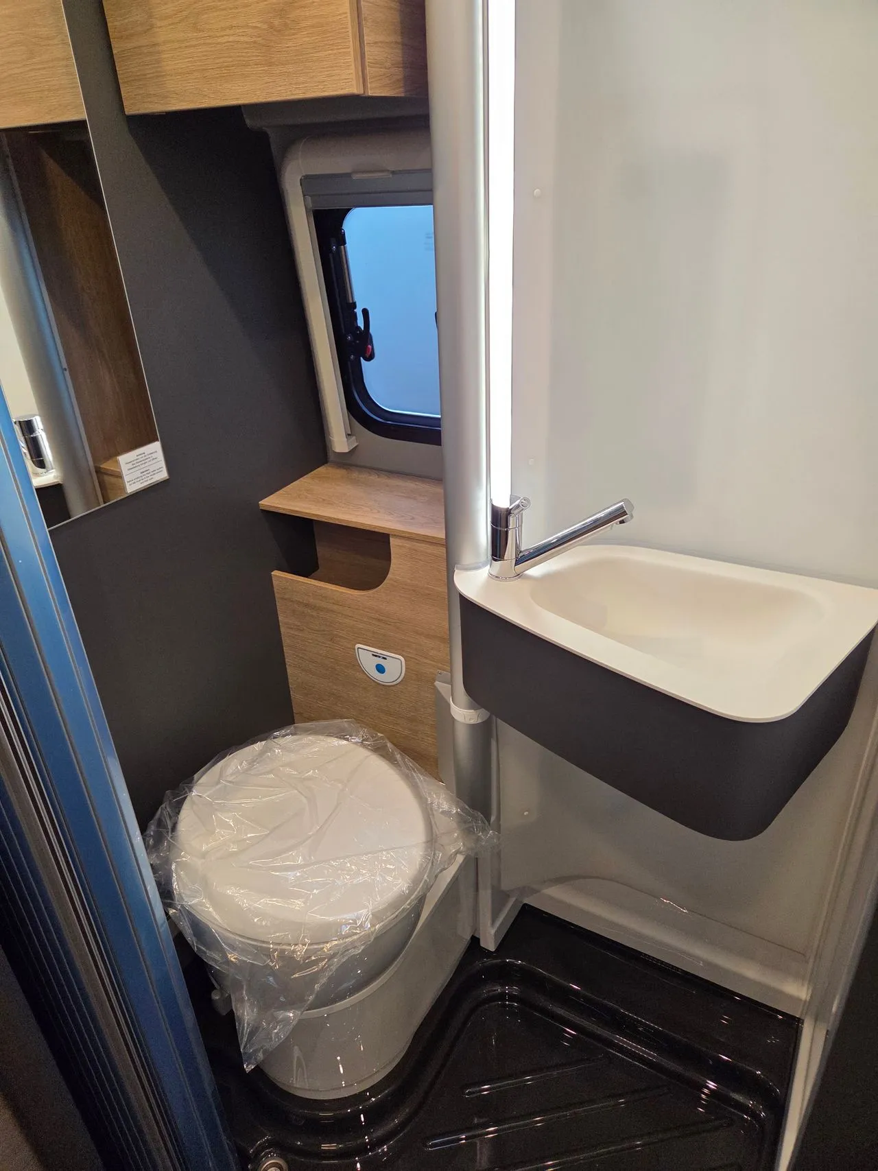 Fourgon aménagé - Dethleffs - GLOBETRAIL 600 95 ANS - 2026