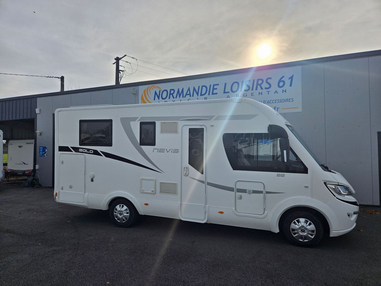 Camping-car MCLOUIS NEVIS 68 GOLD