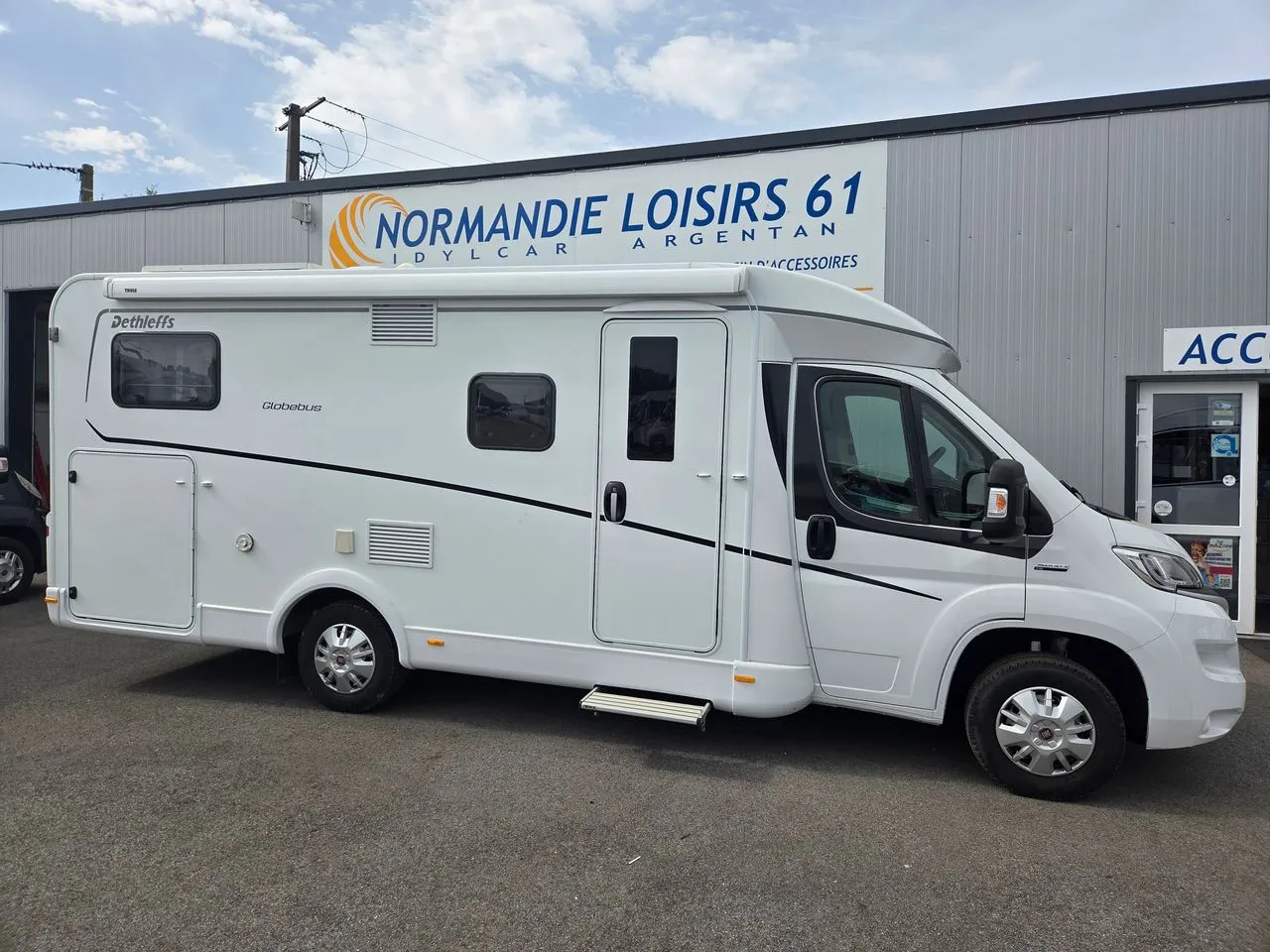 GLOBEBUS T6