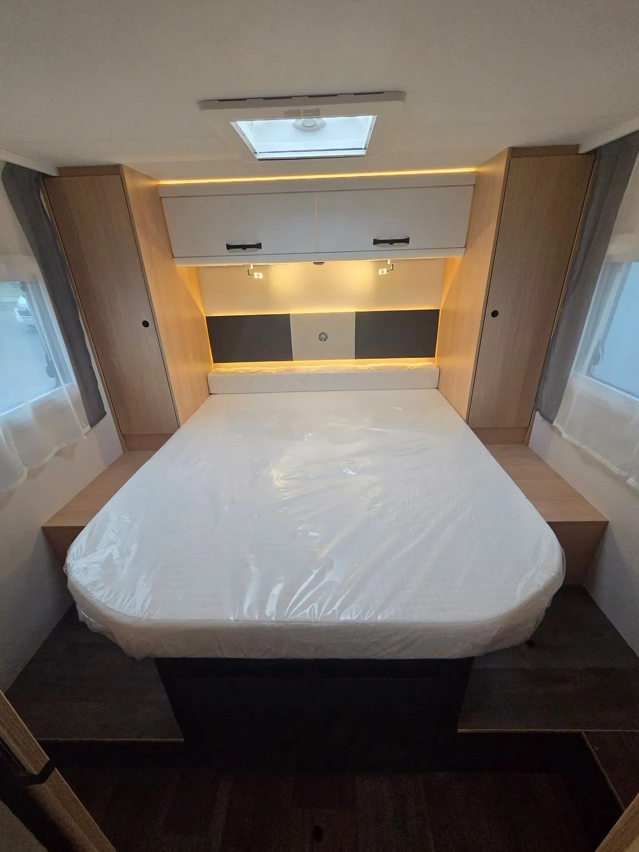 Camping-car - Sunlight - T 7433 Q - 2027