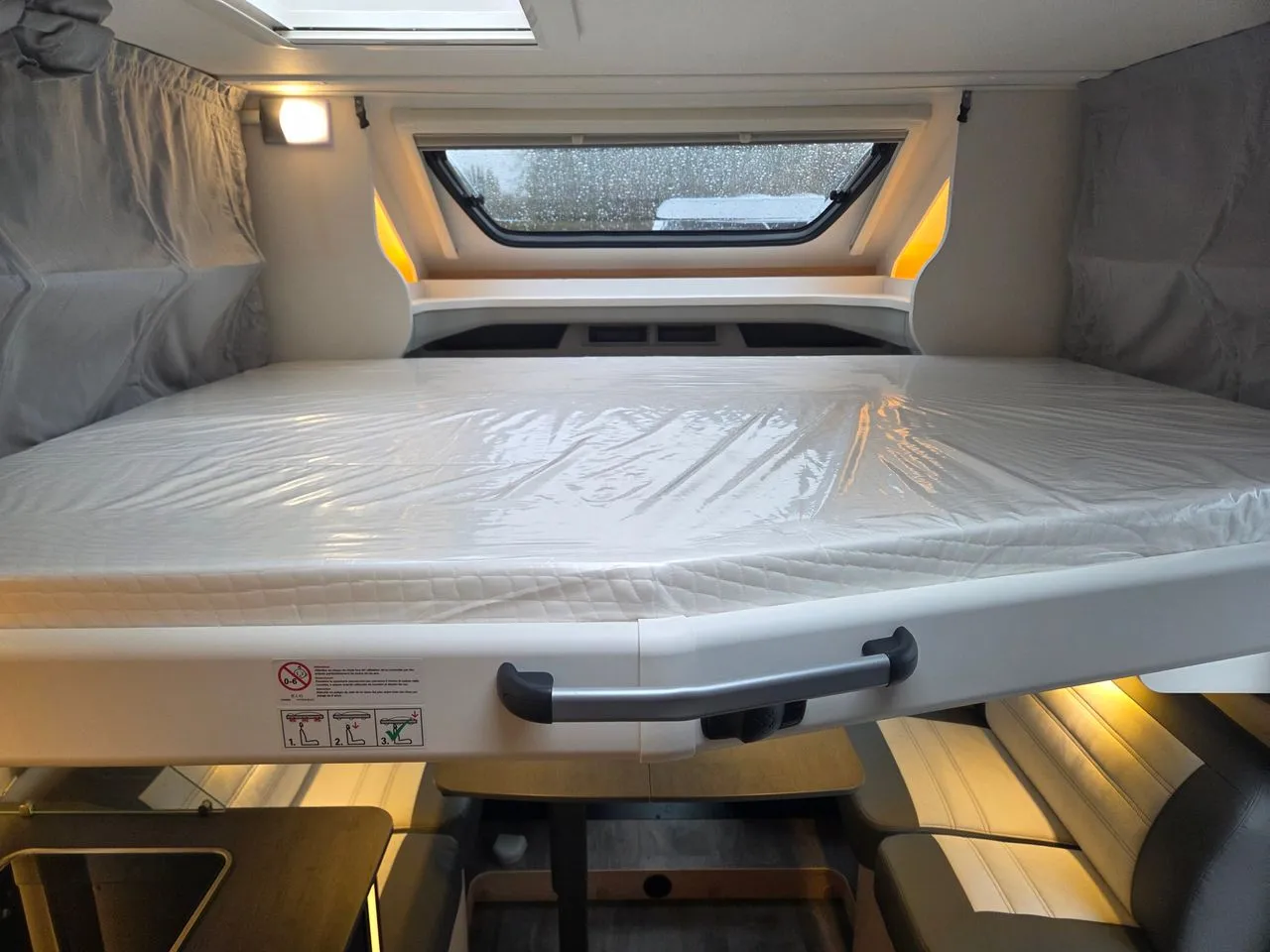 Camping-car - Sunlight - T 7433 Q - 2027