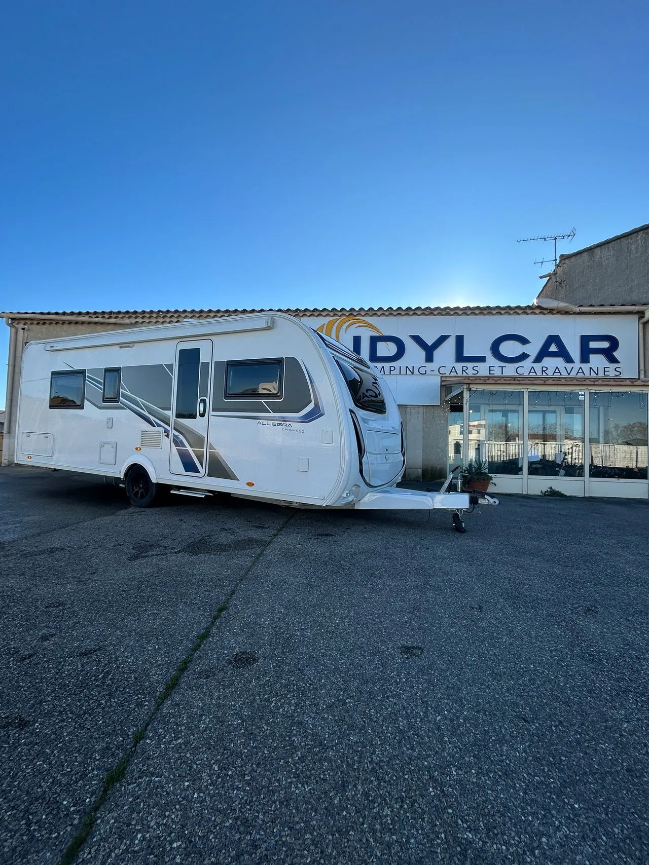 CARAVELAIR OPTIMA Alegra 560