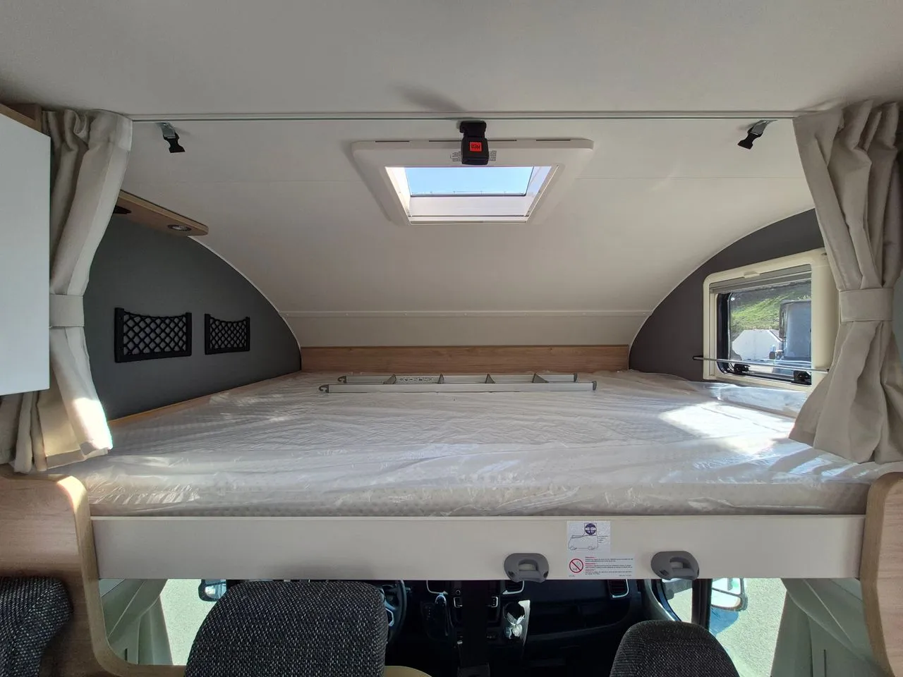 Camping-car - Dethleffs - XL Family A 7872-2 - 2025