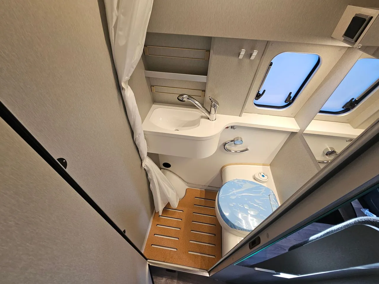 Fourgon aménagé - Hymer Camper Vans - Free 600 S - 2024