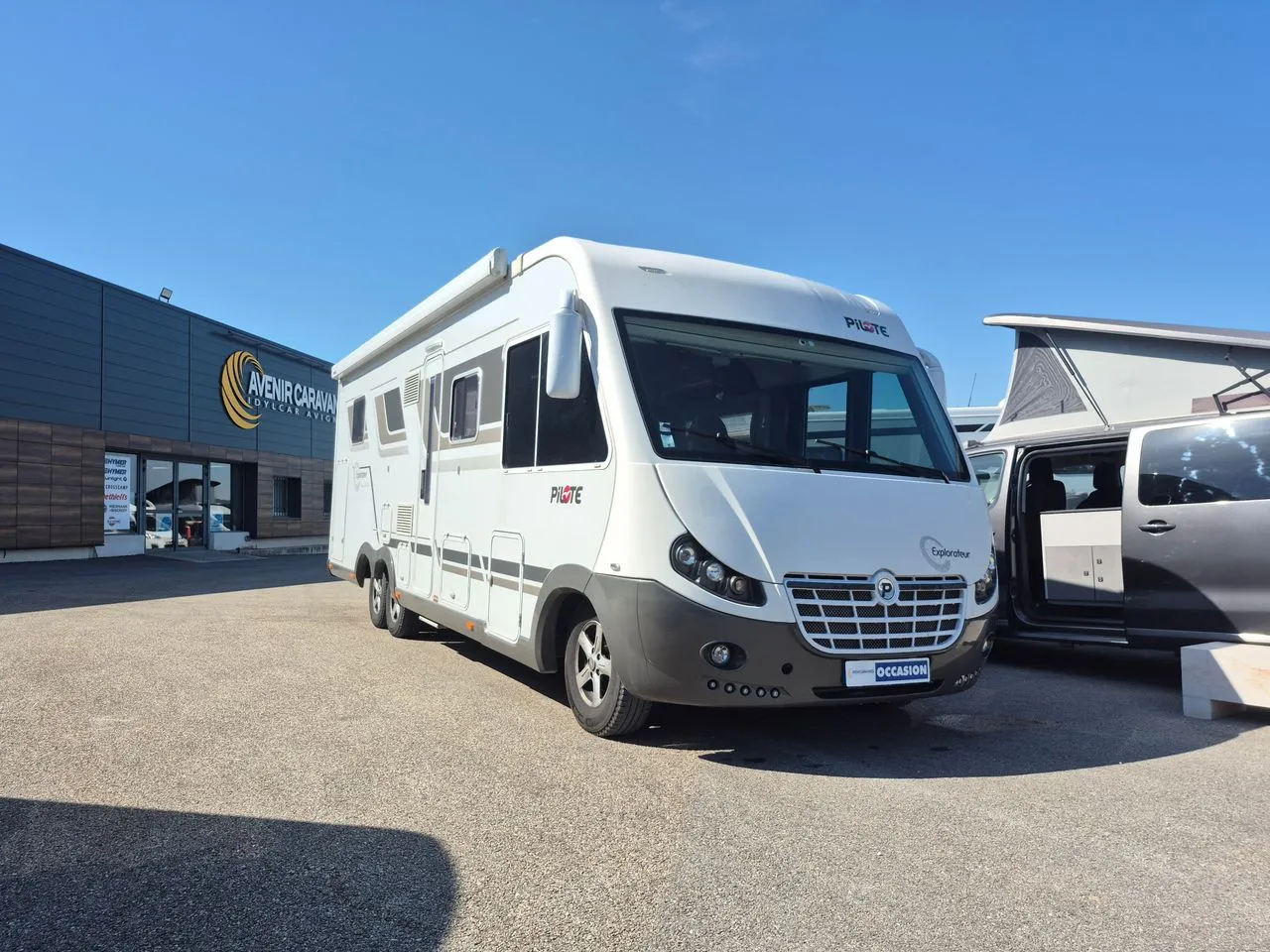 Camping-car occasion – Intégral — Camping-car profilé