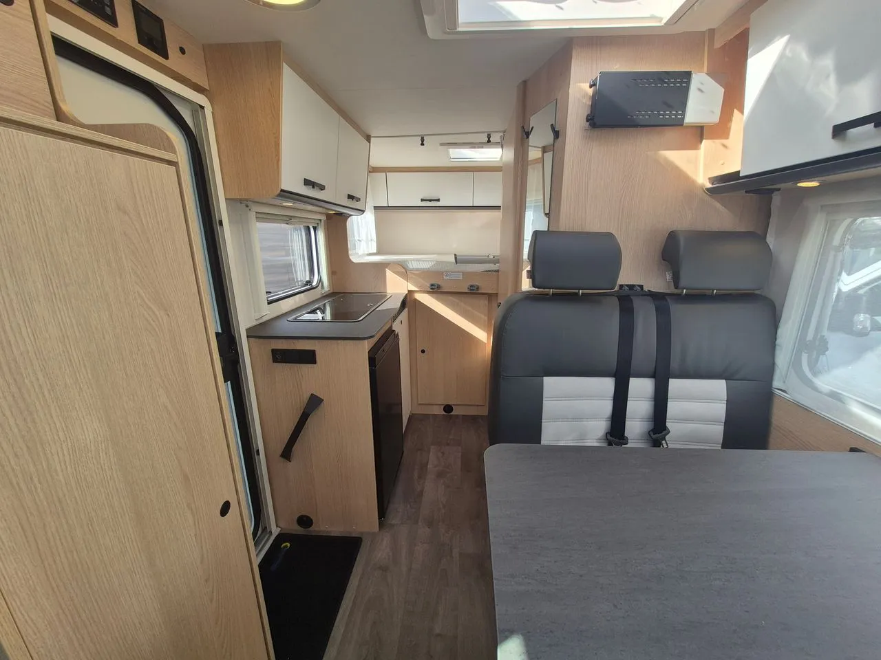 Camping-car - Sunlight - V 60 Adventure - 2027