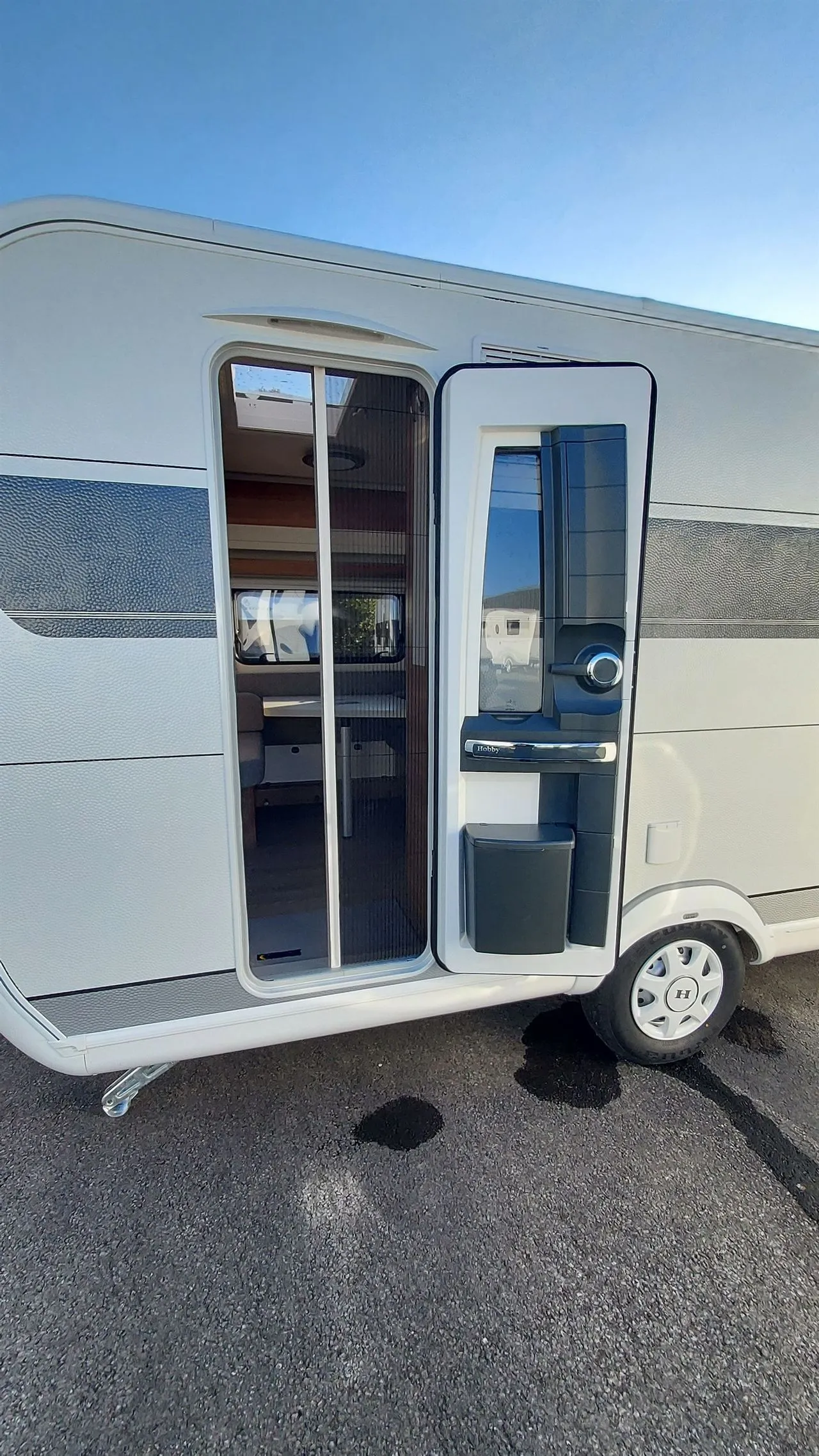 Caravane - Hobby - DE LUXE 400 SFE - 2023