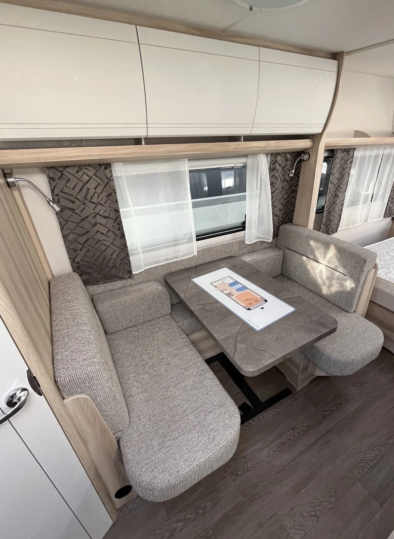 Caravane - Hobby - 460 SFf De Luxe - 2024