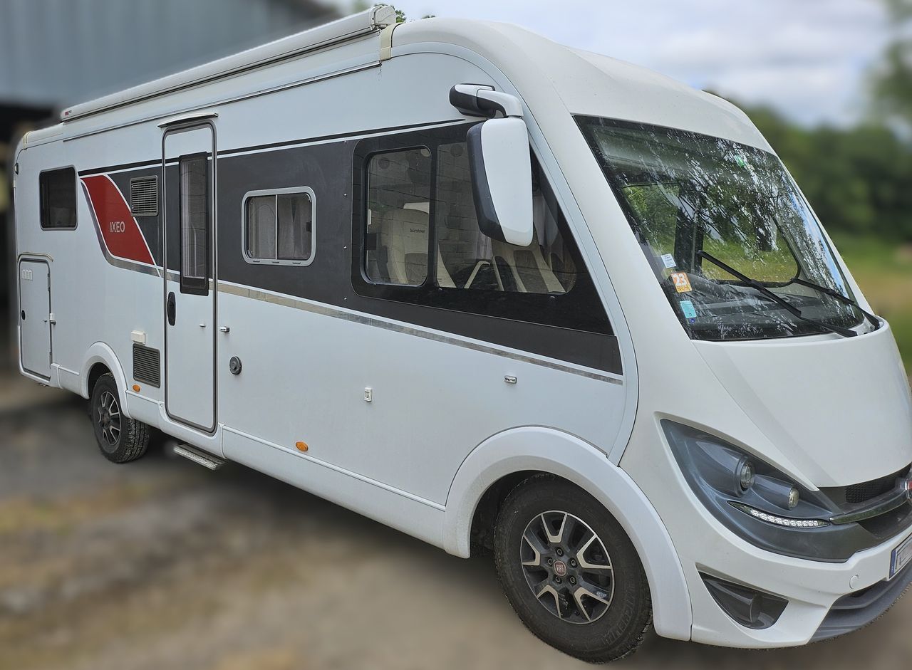 Camping-car BÜRSTNER IXEO i736