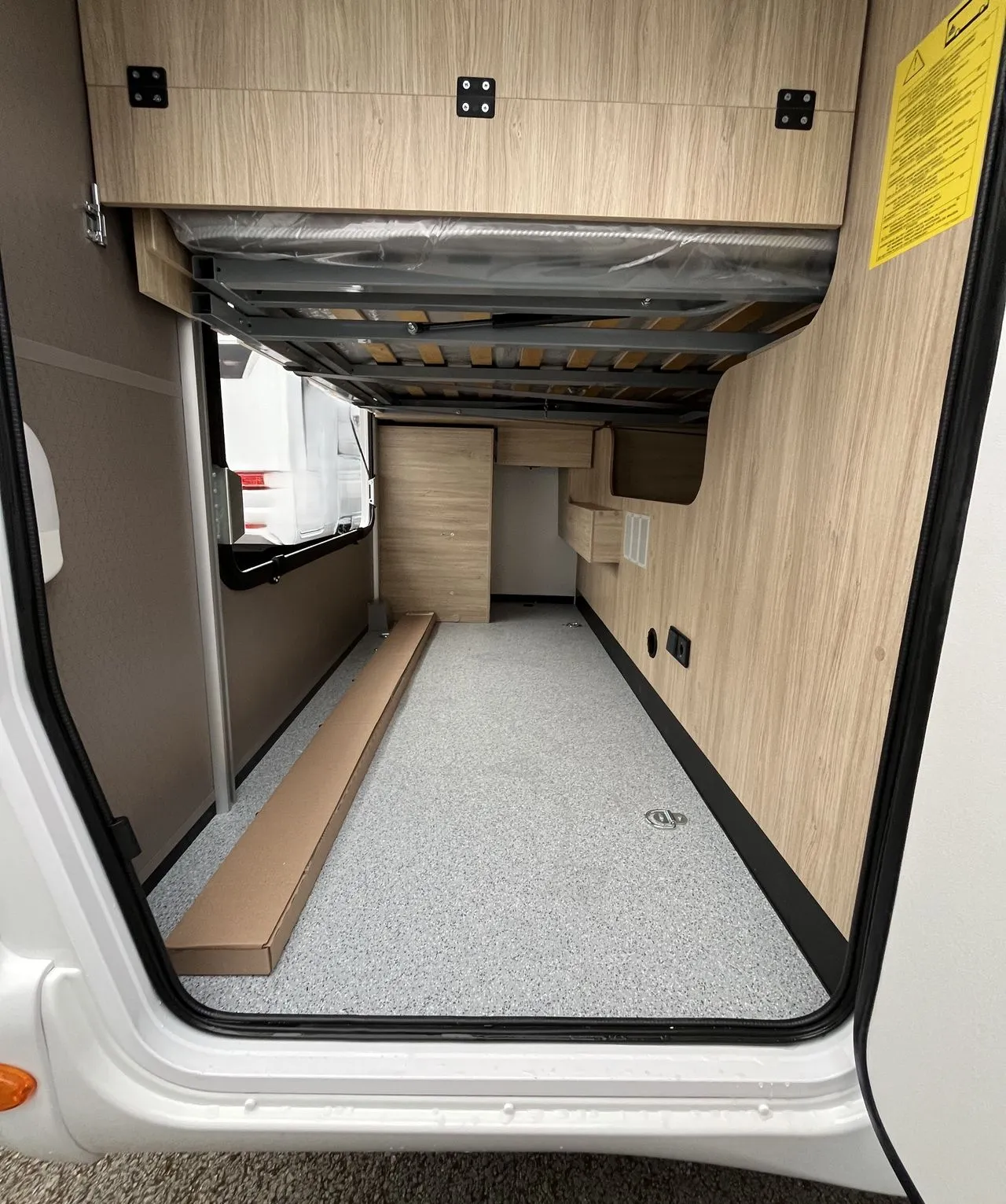 Camping-car - Challenger - 318 Anniversary Edition - Lits central + pavillon - 2025