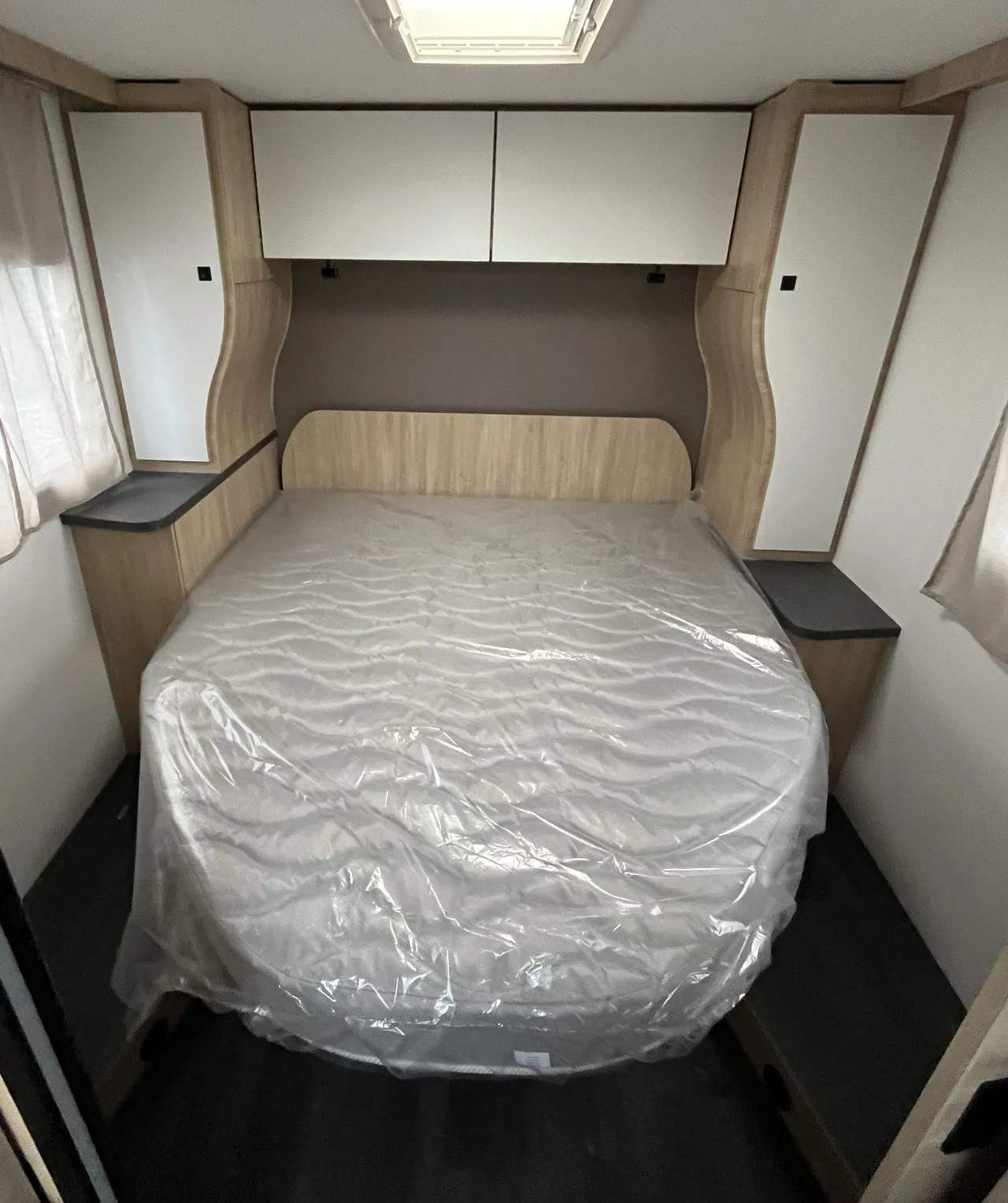 Camping-car - Challenger - 318 Anniversary Edition - Lits central + pavillon - 2025