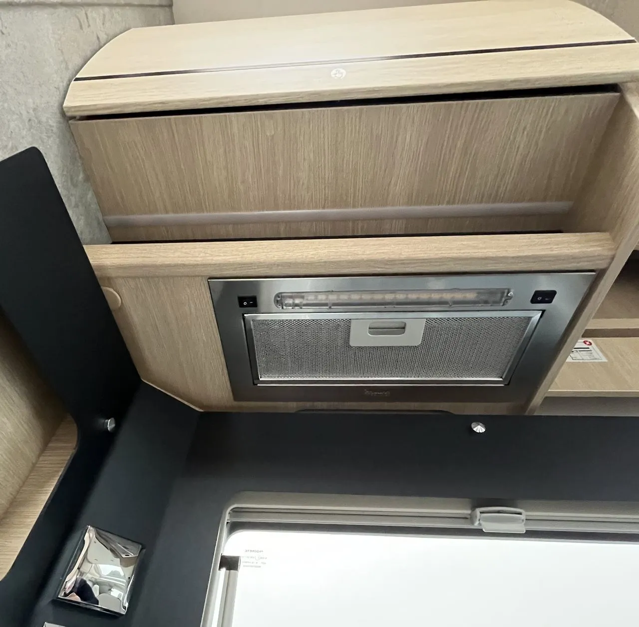 Camping-car - Rapido - 696 F - Profilé lit central et salon face à face - 2025