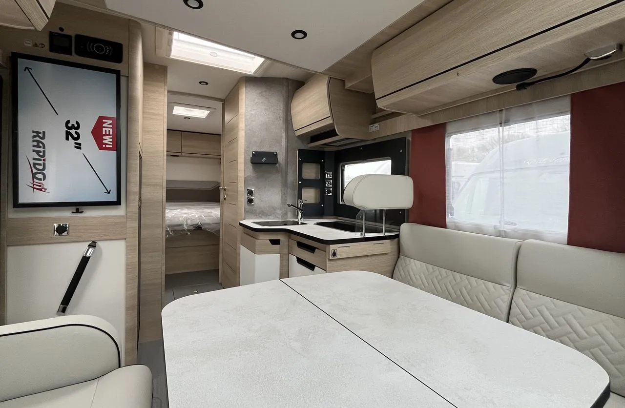 Camping-car - Rapido - 696 F - Profilé lit central et salon face à face - 2025
