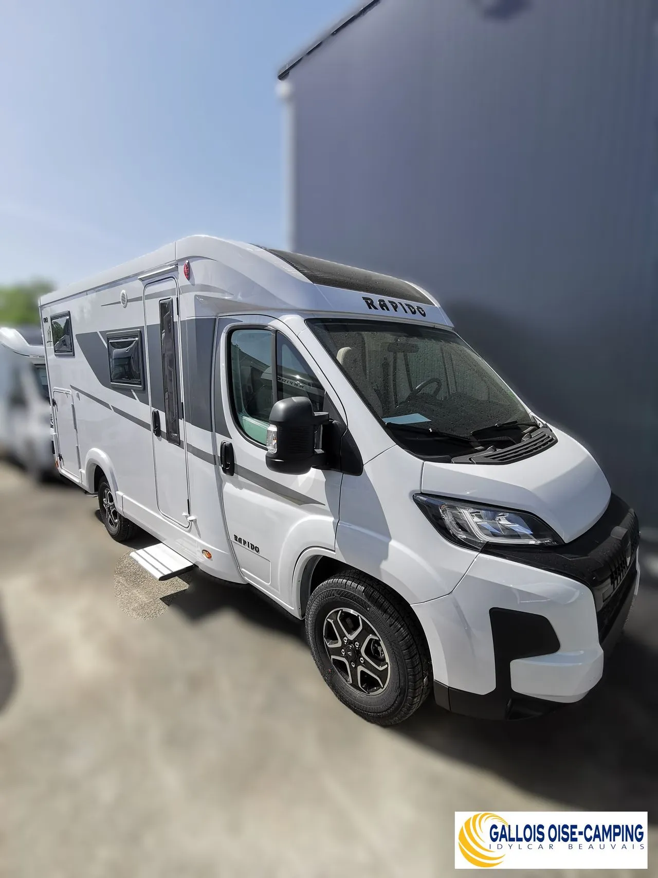 C 03 - Le camping-car compact par excellence !!