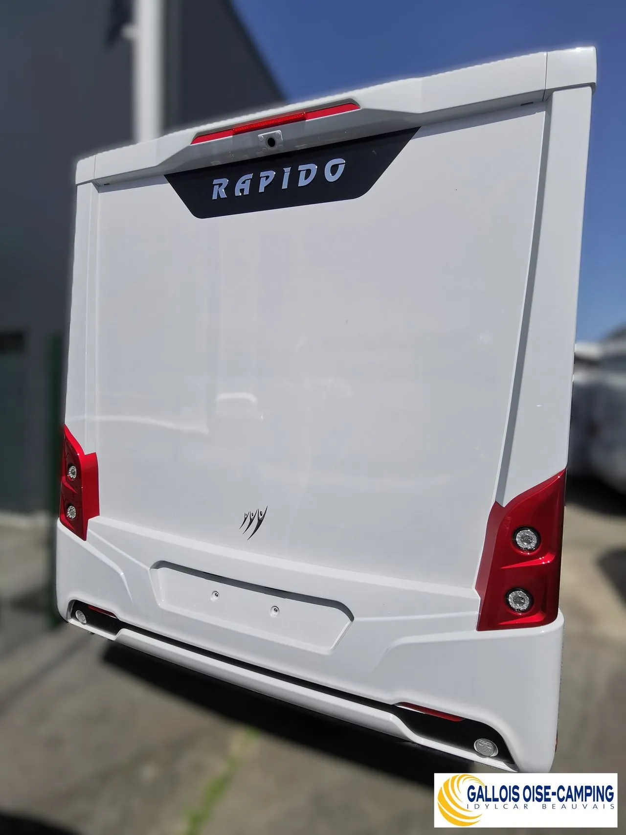 C 03 - Le camping-car compact par excellence !!