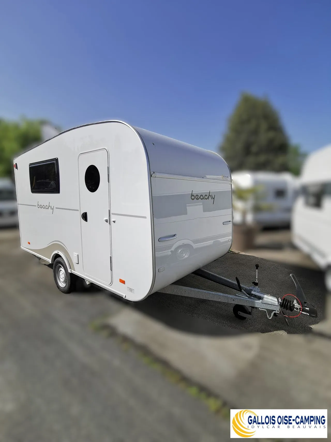 BEACHY 420 caravane de style néo-rétro et légère 