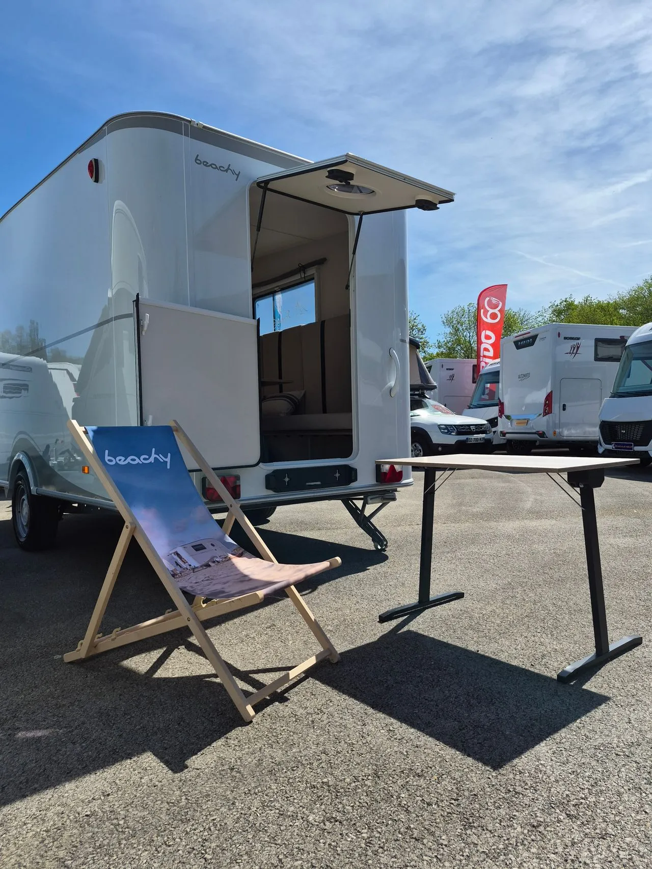 Caravane - Hobby - BEACHY 420 caravane de style néo-rétro et légère - 2023