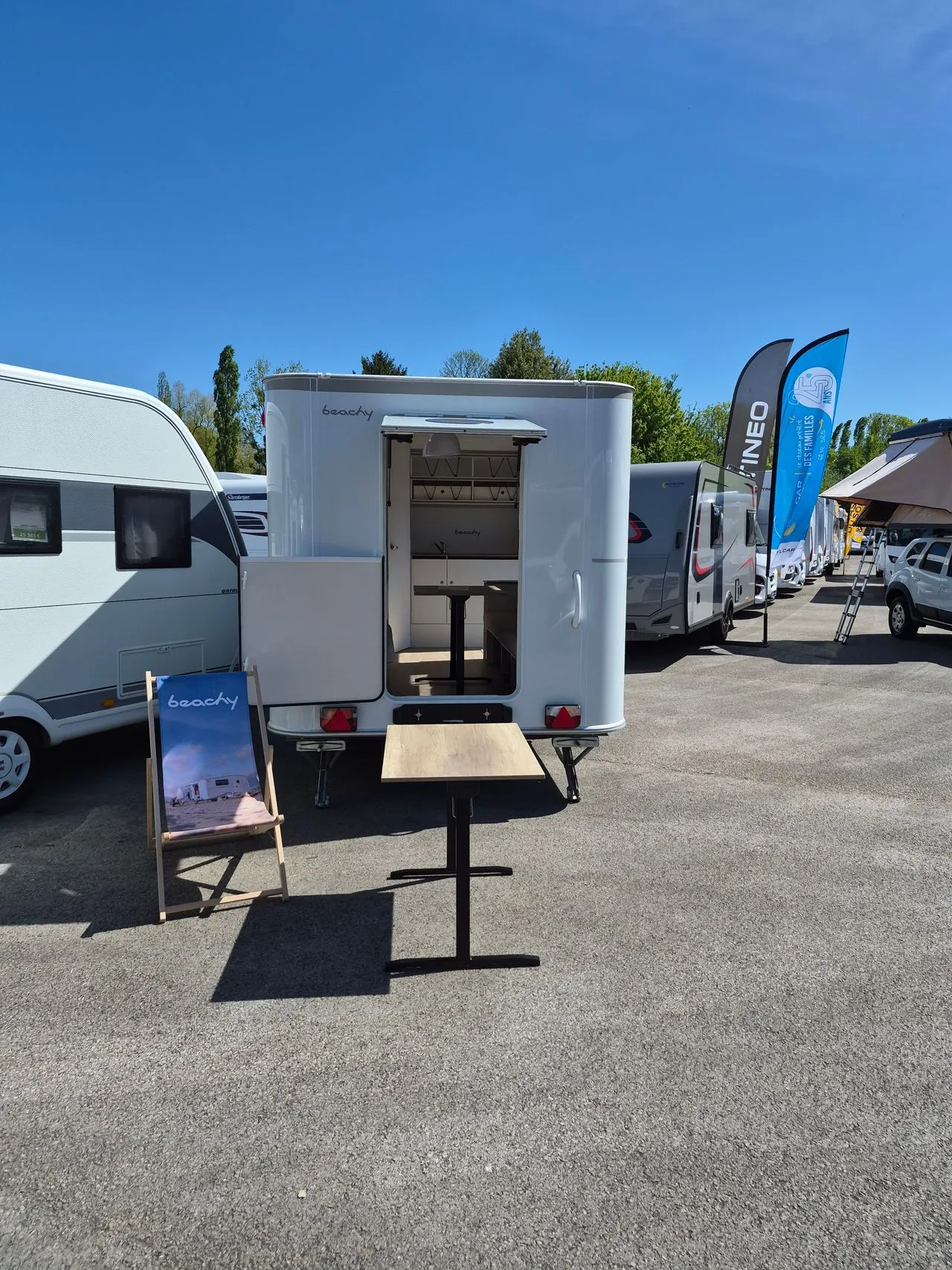 Caravane - Hobby - BEACHY 420 caravane de style néo-rétro et légère - 2023