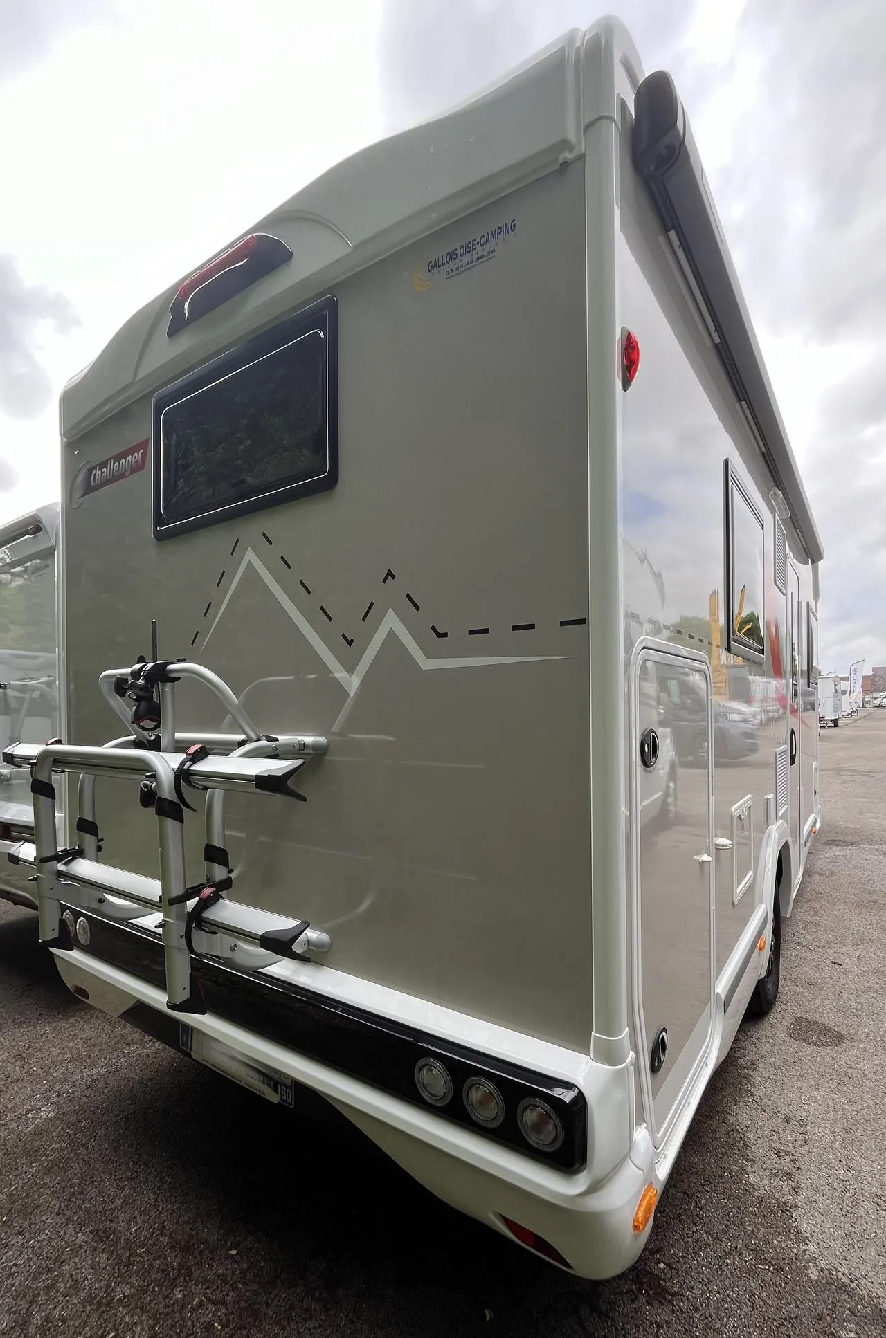 380 Graphite Ultimate - LE camping-car familial 