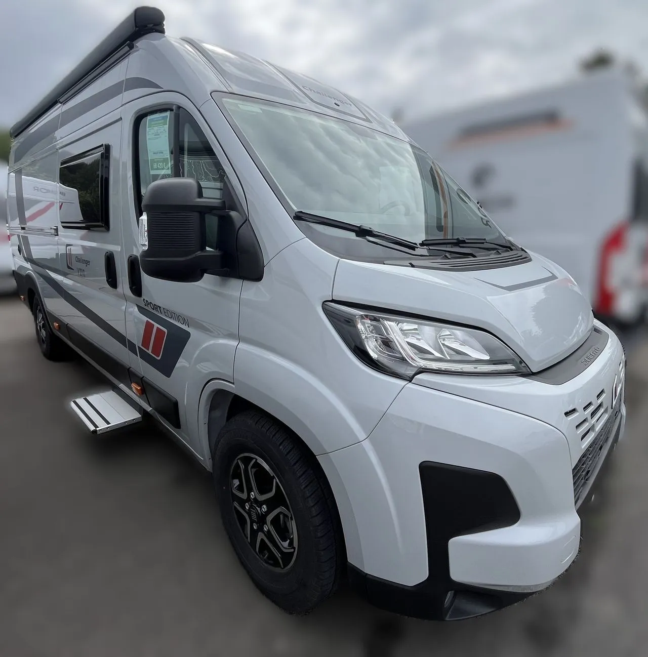 V 210 SPORT EDITION - Le fourgon avec soute garage