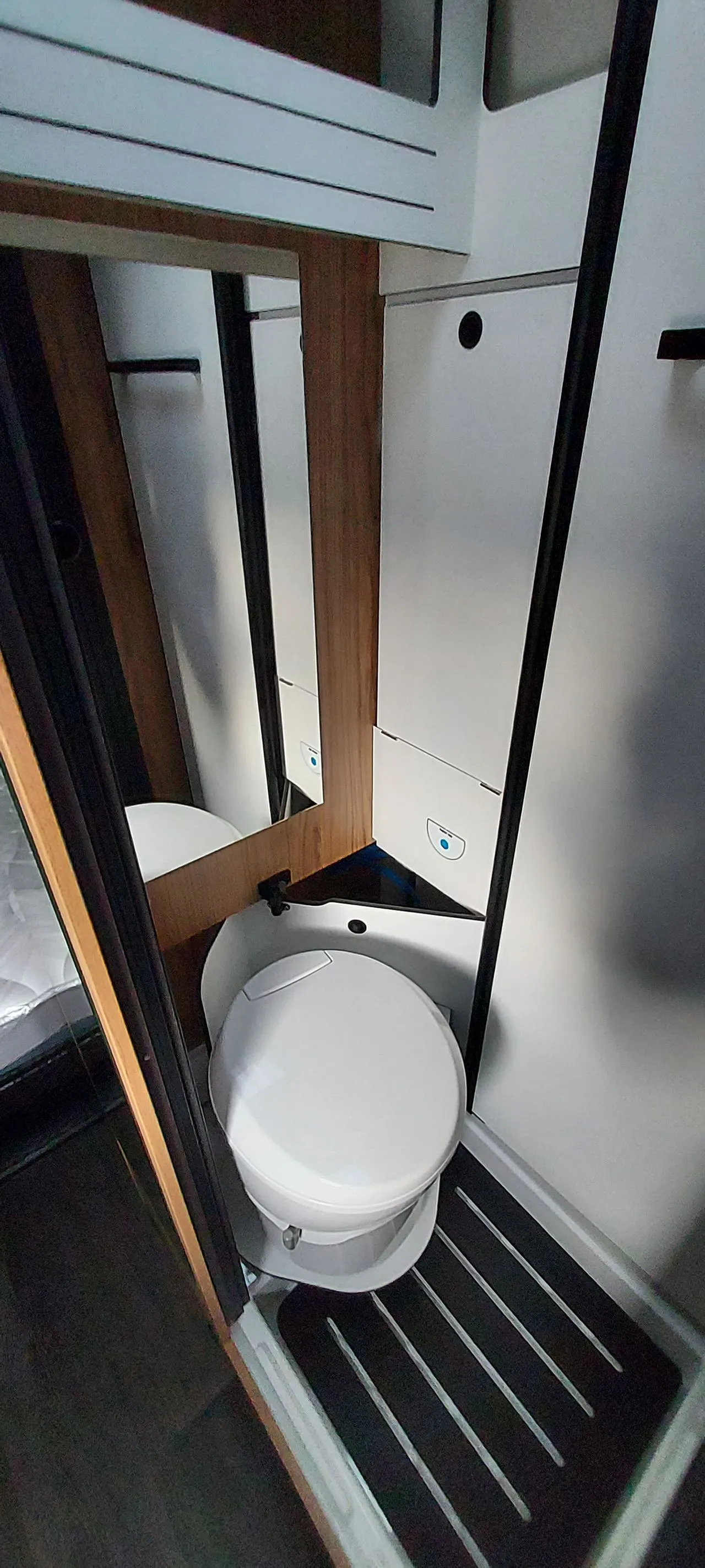 Fourgon aménagé - Font Vendôme - LEADERCAMP DUO SERIE S - 2026