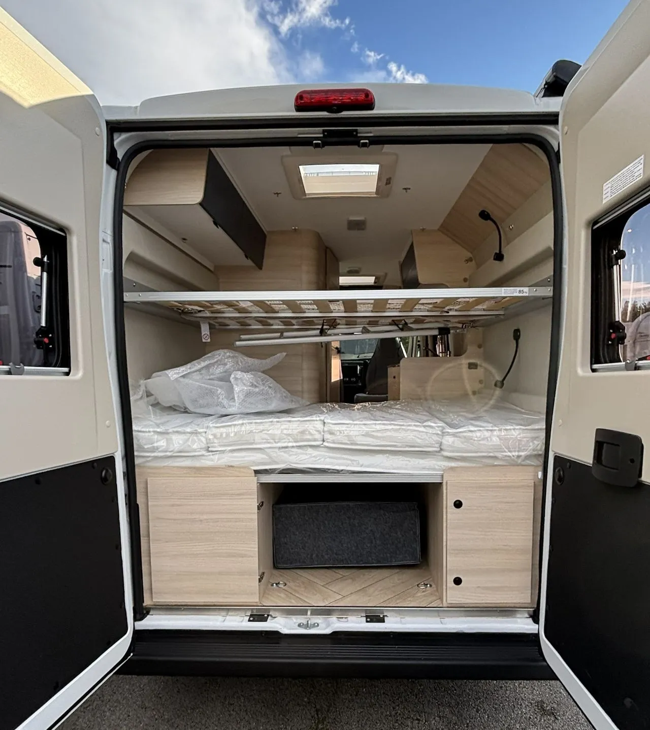 Fourgon aménagé - Challenger - V 114 MAX BREAK EDITION LIGHT - 2026