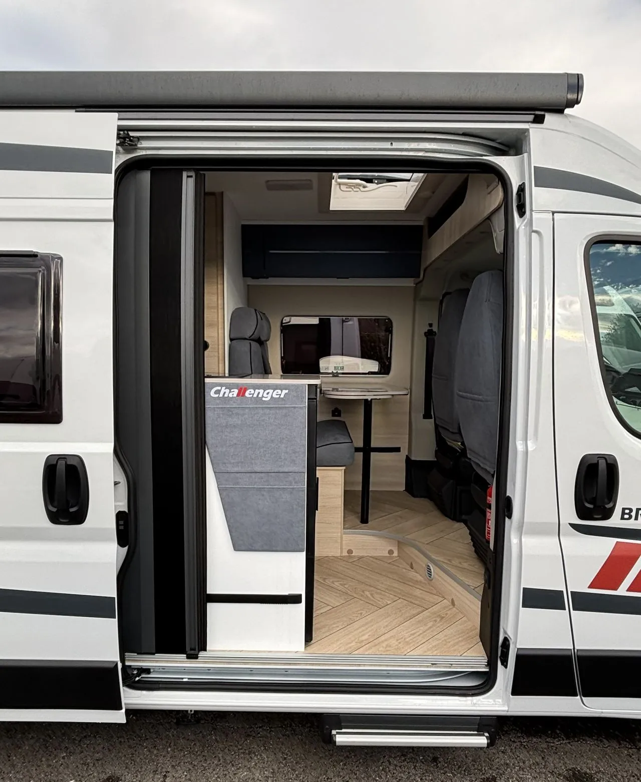 Fourgon aménagé - Challenger - V 114 MAX BREAK EDITION LIGHT - 2026