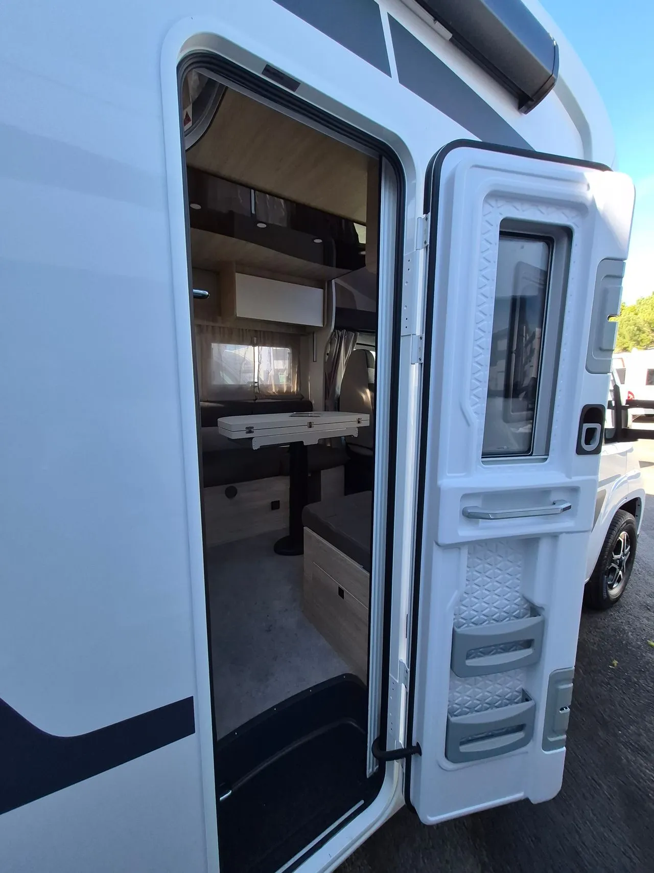 Camping-car - Challenger - 318 ULTIMATE LINE - 2026