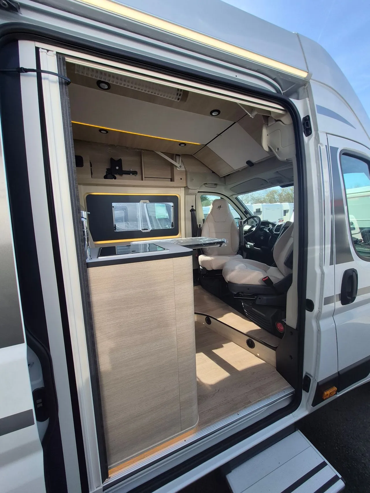 Fourgon aménagé - Rapido - V 65 XL - 2026