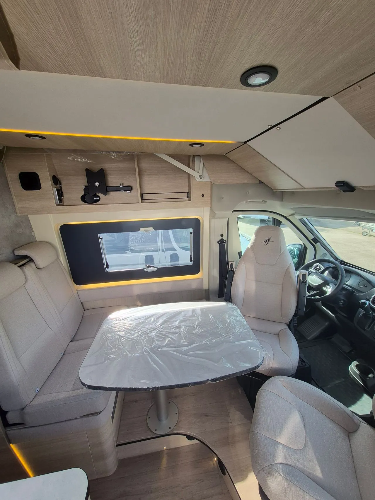 Fourgon aménagé - Rapido - V 65 XL - 2026