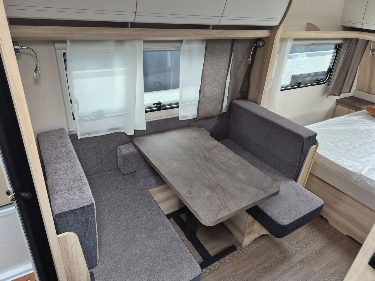 Caravane - Hobby - 460 SFF DE LUXE - 2026