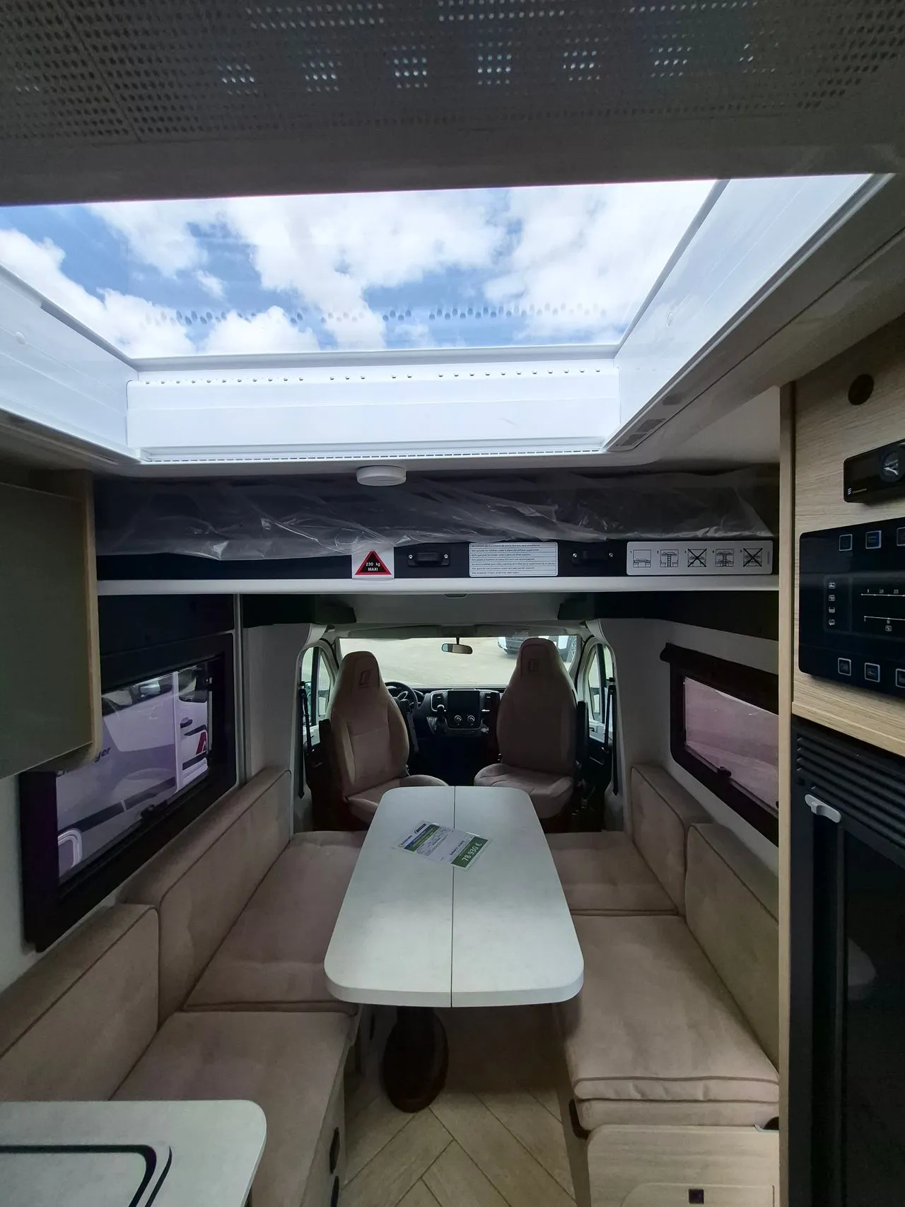 Camping-car - Challenger - X150 - le volume d'un CC, la taille d'un fourgon ! - 2026