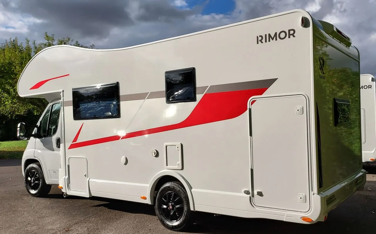 Camping-car - Rimor - SEAL 9 - le véhicule familial 6 places !! - 2024