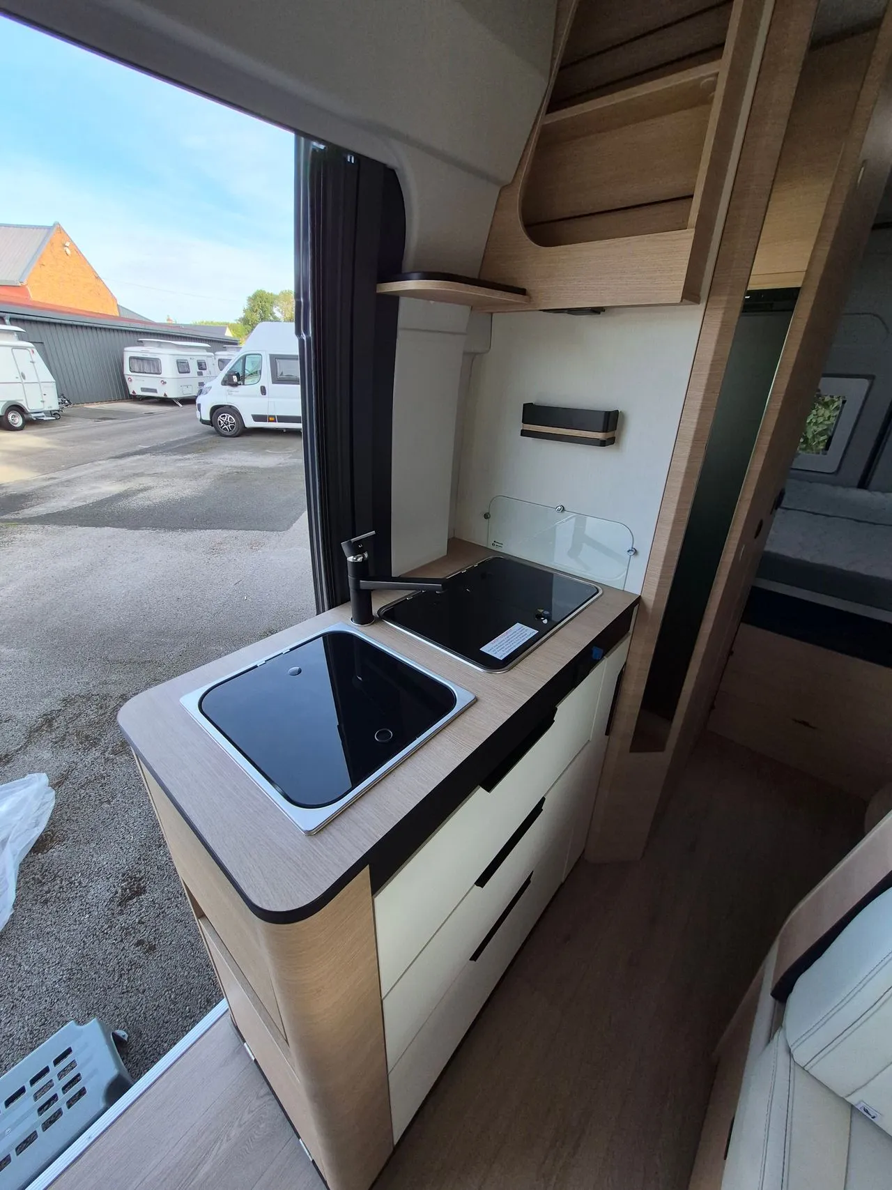 Fourgon aménagé - Rapido - V 65 XL - 2027