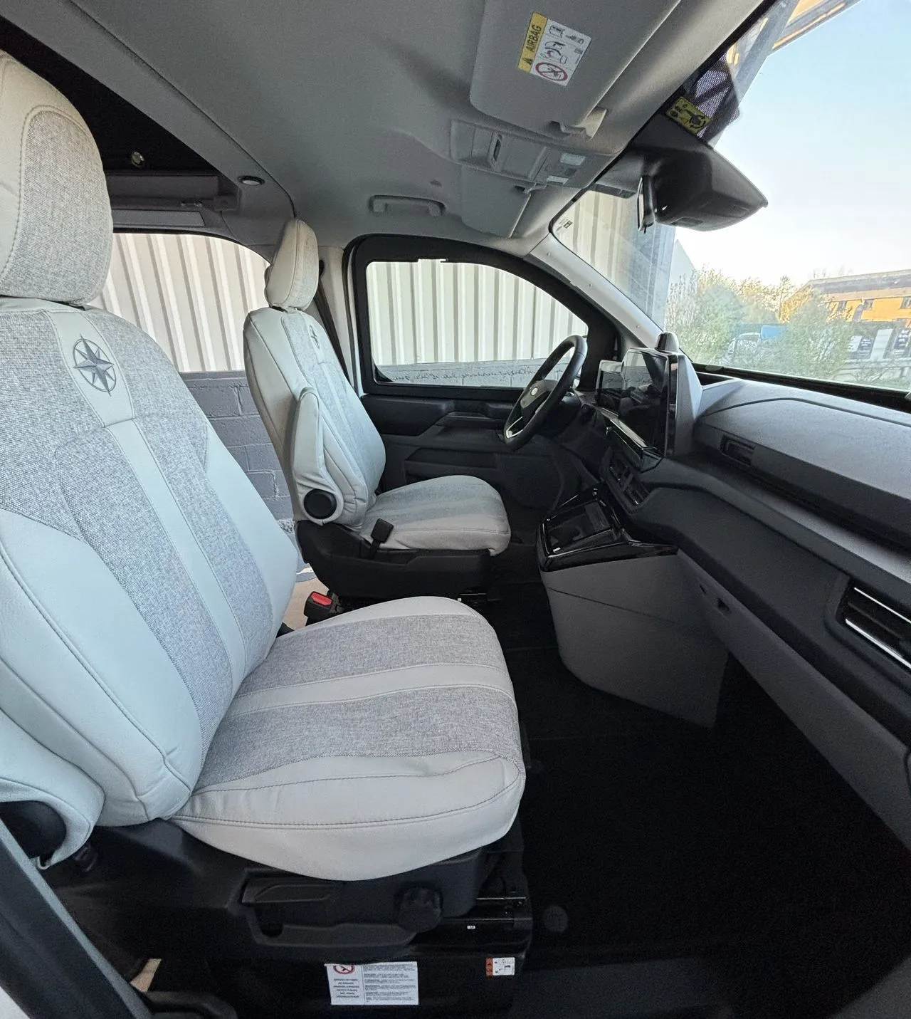 Van aménagé - Westfalia - KIPLING - Lit permanent en bas + toit up = 4 pers - 2027