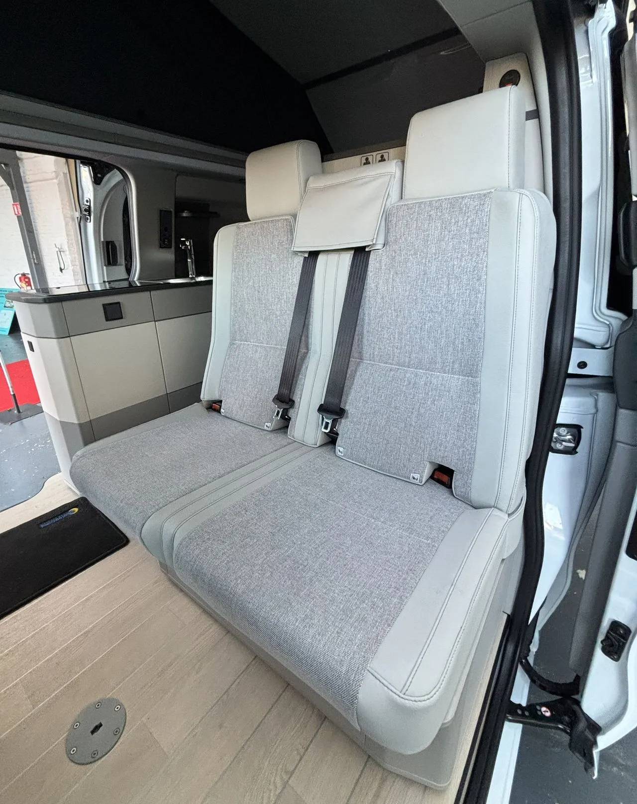 Van aménagé - Westfalia - KIPLING - Lit permanent en bas + toit up = 4 pers - 2027