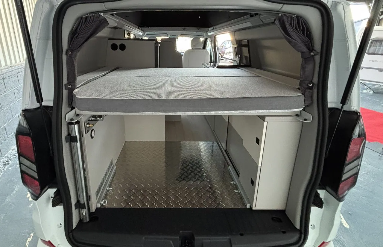 Van aménagé - Westfalia - KIPLING - Lit permanent en bas + toit up = 4 pers - 2027