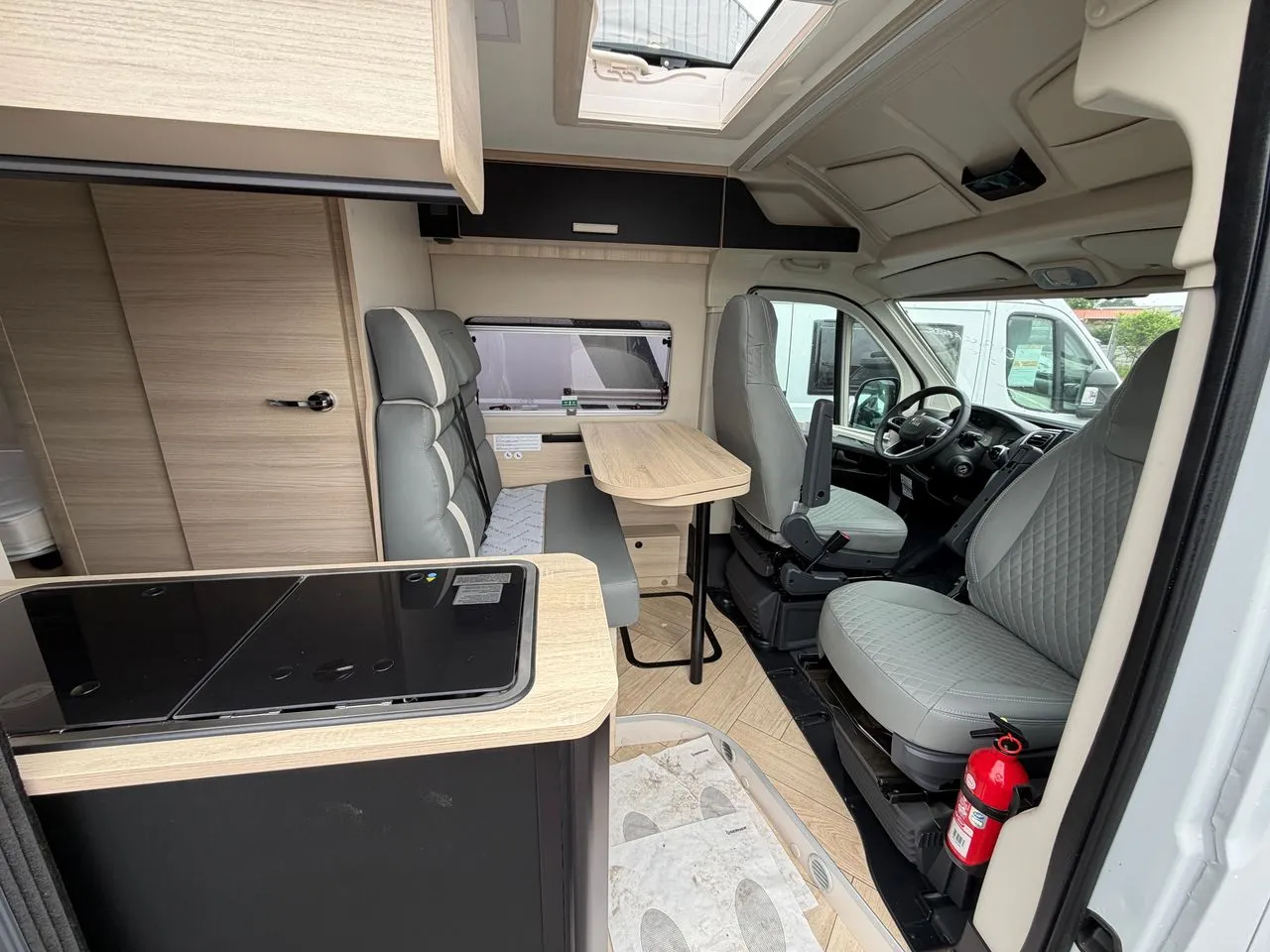 Fourgon aménagé - Challenger - V217 - 2026